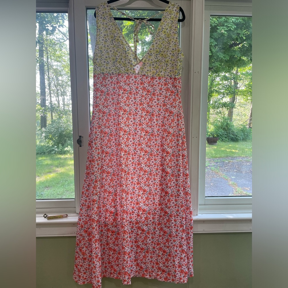 Floral Maxi Dress - Picture 5 of 9